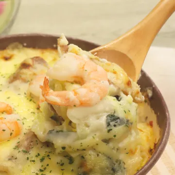 【冷凍便】自家製ソーセージとエビのクリームドリア