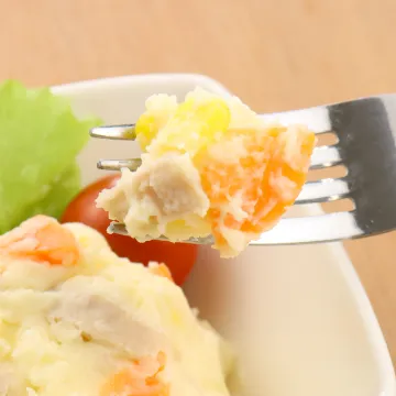 自家製マヨネーズで和えたポテトサラダ